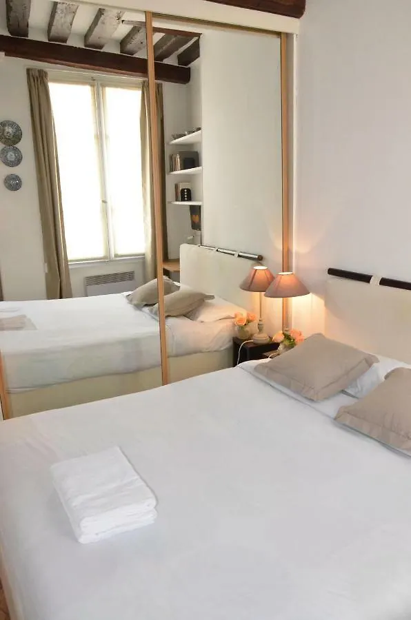 Latin Quarter - Saint Michel Unit 004 Apartment Paris