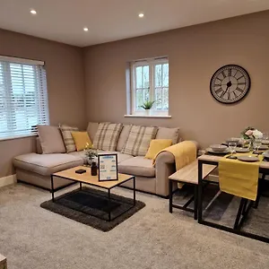 Entire Central 2 Bedroom Malton