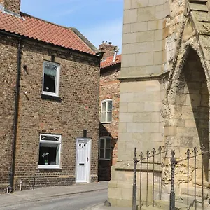 6 Church Hill Malton